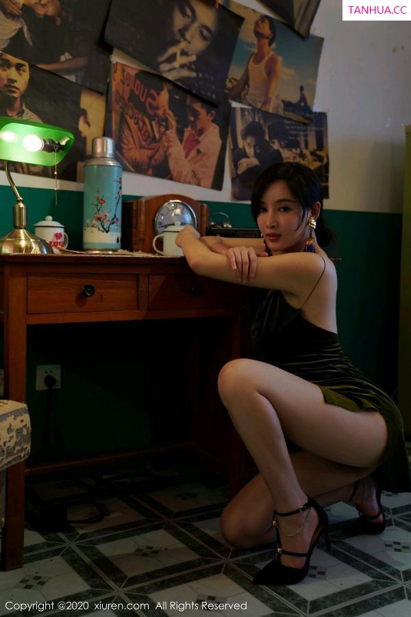 周妍希 奶瓶土肥圆 [XiuRen]高清写真图 2020.08.24 No.2477 奶瓶土肥圆矮挫丑黑穷第26张图片